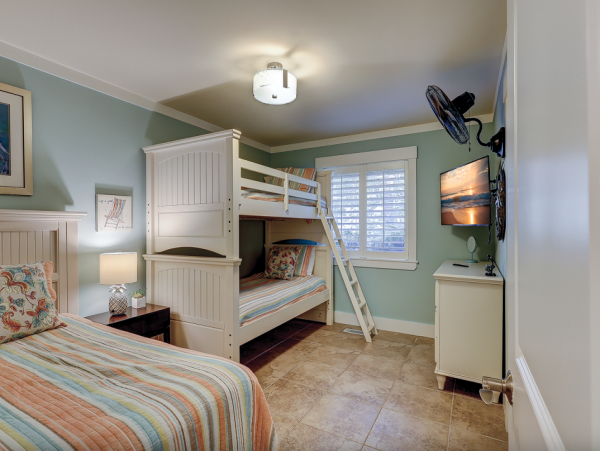 Coastal Retreat: Hilton Head Oasis with Heated Pool